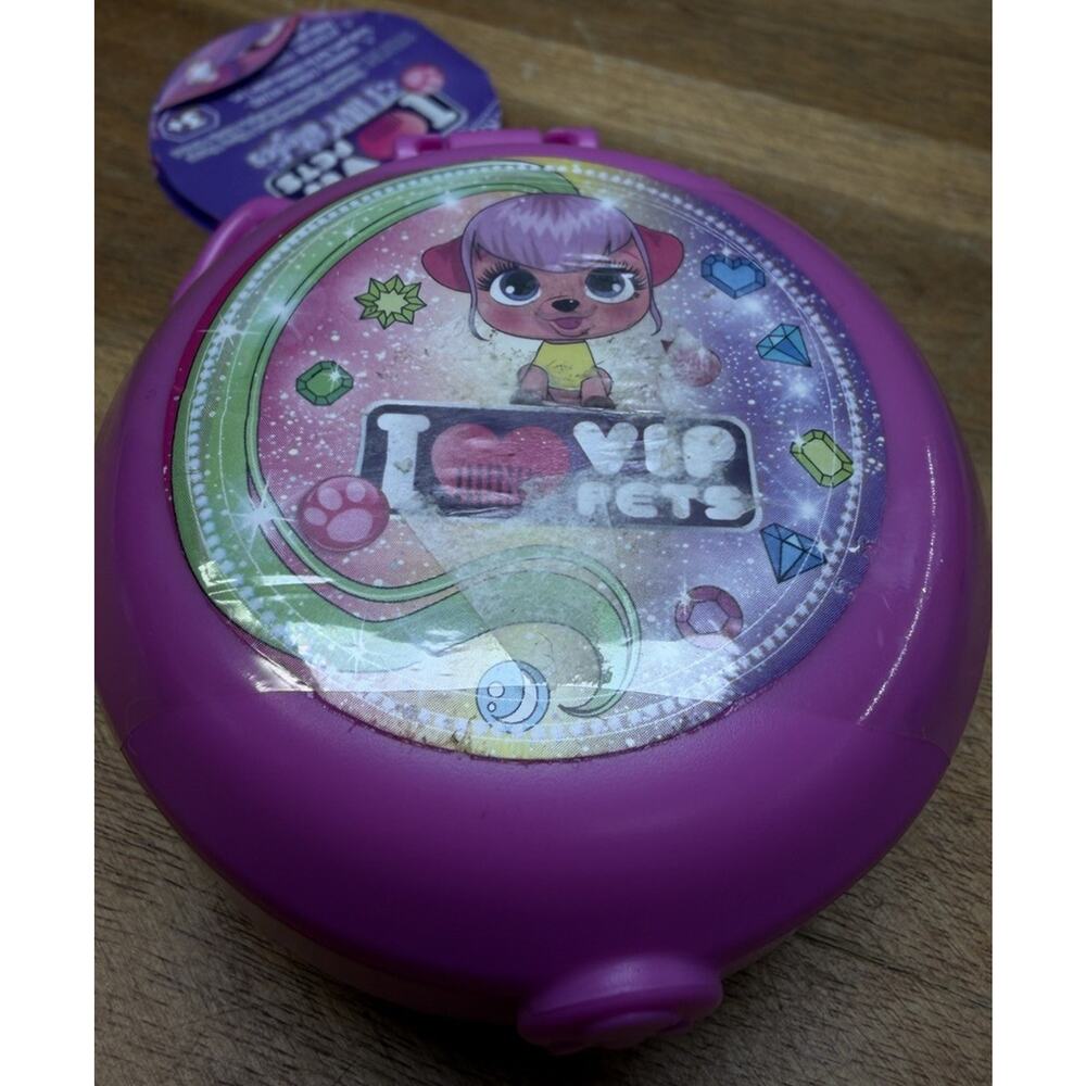 I Love VIP Pets Tiny Style - Mystery - 1 Figure With Accessories. Purple